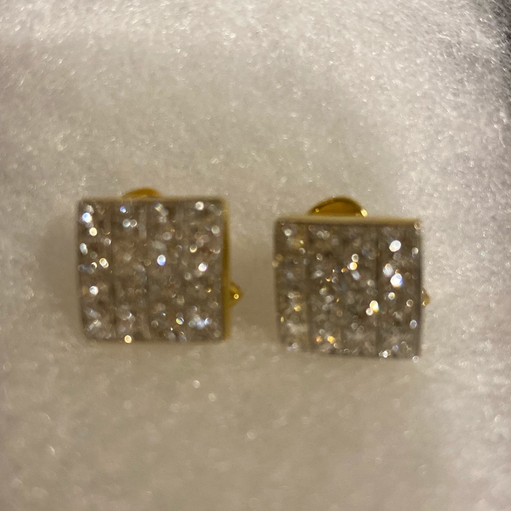 Square shape diamonds earrings...